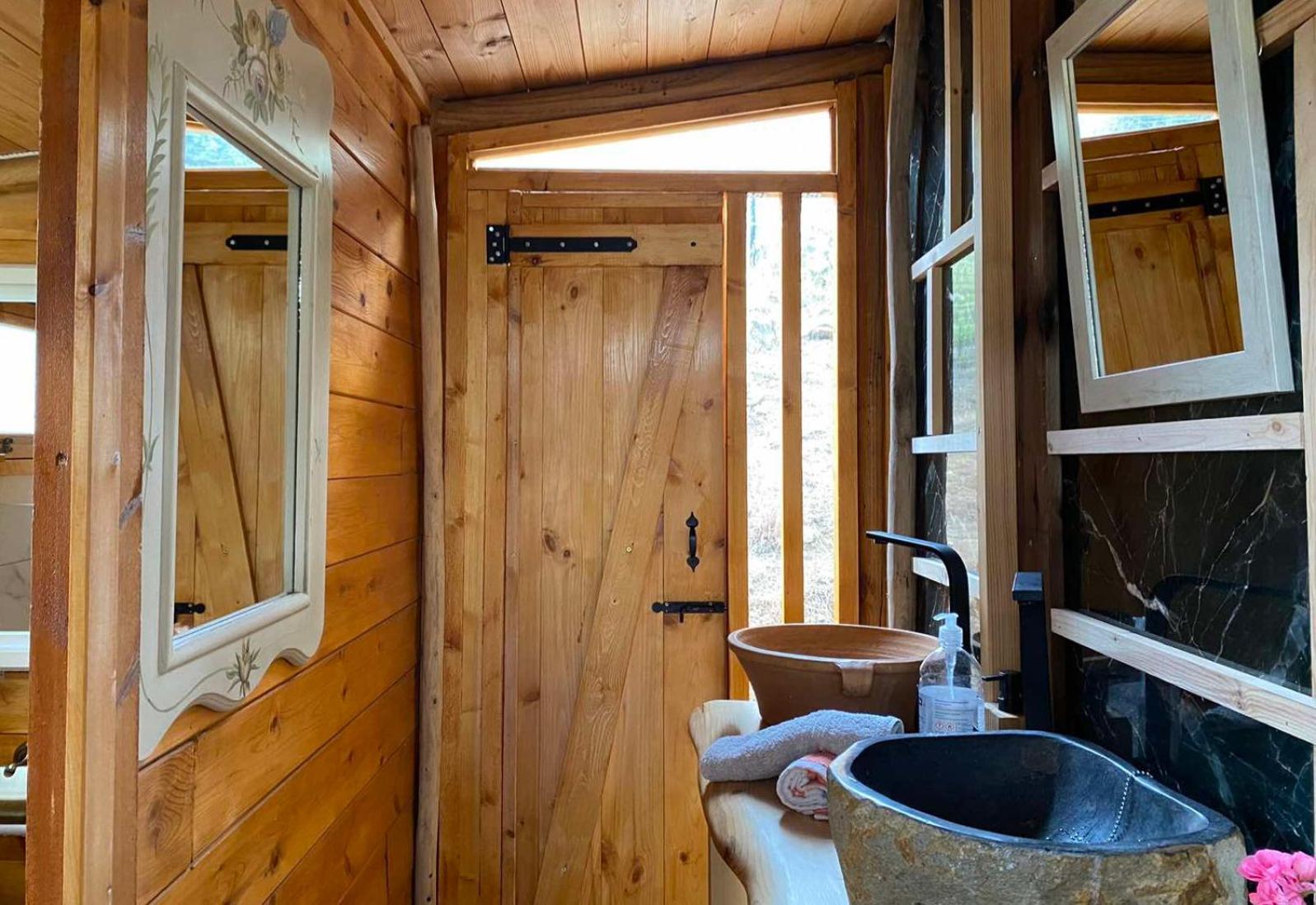 Gasthaus Wooden House At The Mountain-Private Paránimfoi Exterior foto